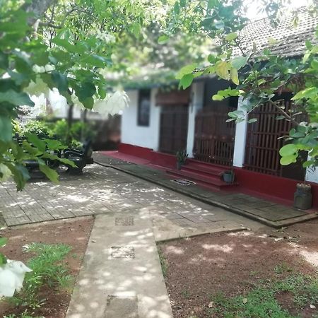 היקדואה Ami Place Rooms With Kitchen מראה חיצוני תמונה
