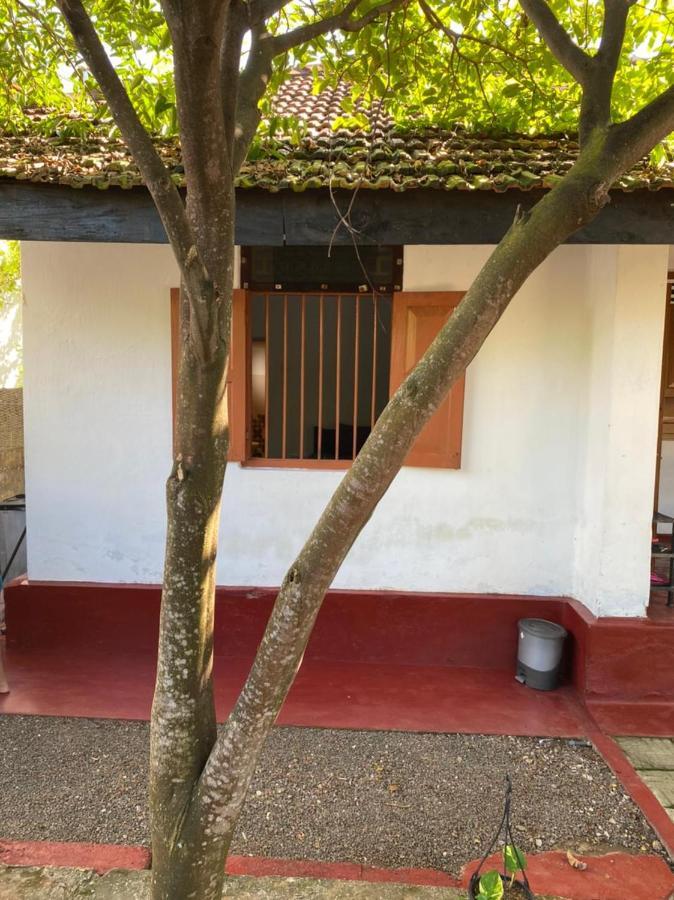 היקדואה Ami Place Rooms With Kitchen מראה חיצוני תמונה